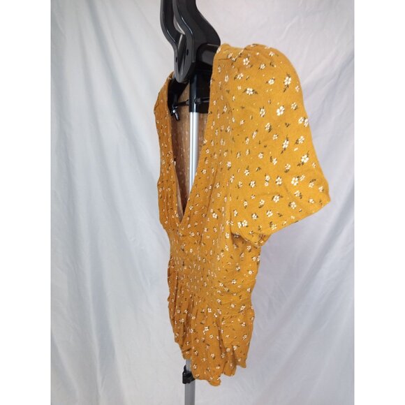 Wild Fable Junior's Mustard Yellow/White Floral V-Neck Crop Top Size Medium - Picture 2 of 7